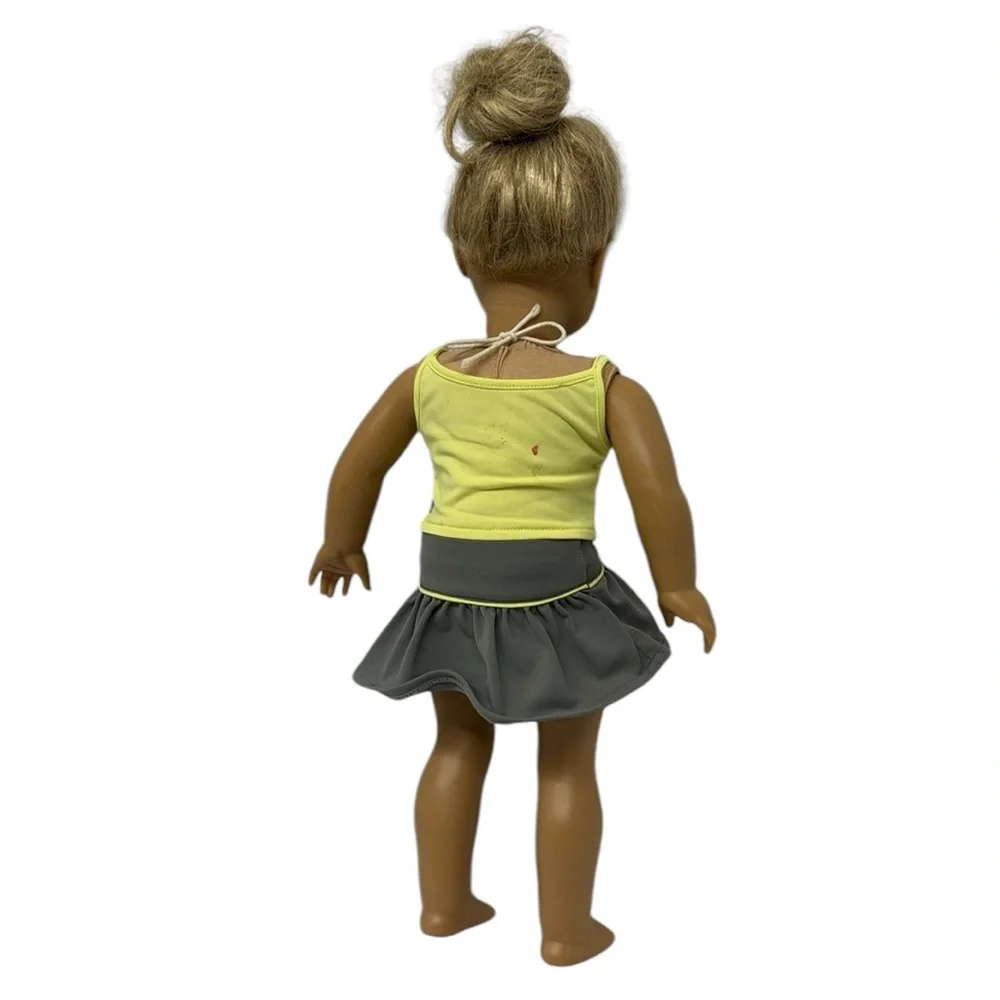 2000's American Girl Doll Long Blond Hair Hazel Green Eyes 18